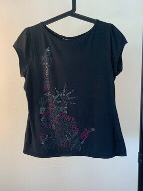 DKNY Jeans Petites Statue of Liberty Graphic Tee – Size L, Vintage NYC Est. 1989